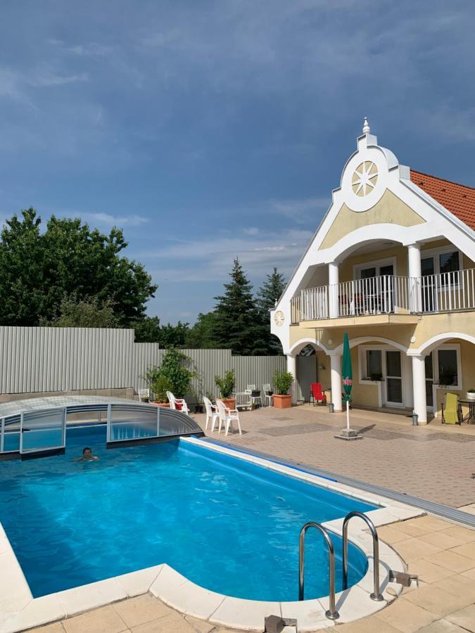 Lilium Villa Хевіз Екстер'єр фото
